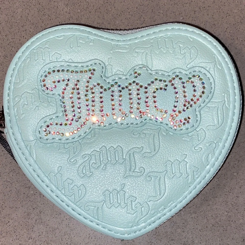 Juicy Couture chic heart